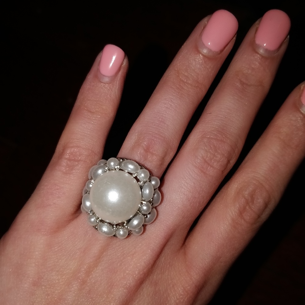 Pearl Ring NWOT